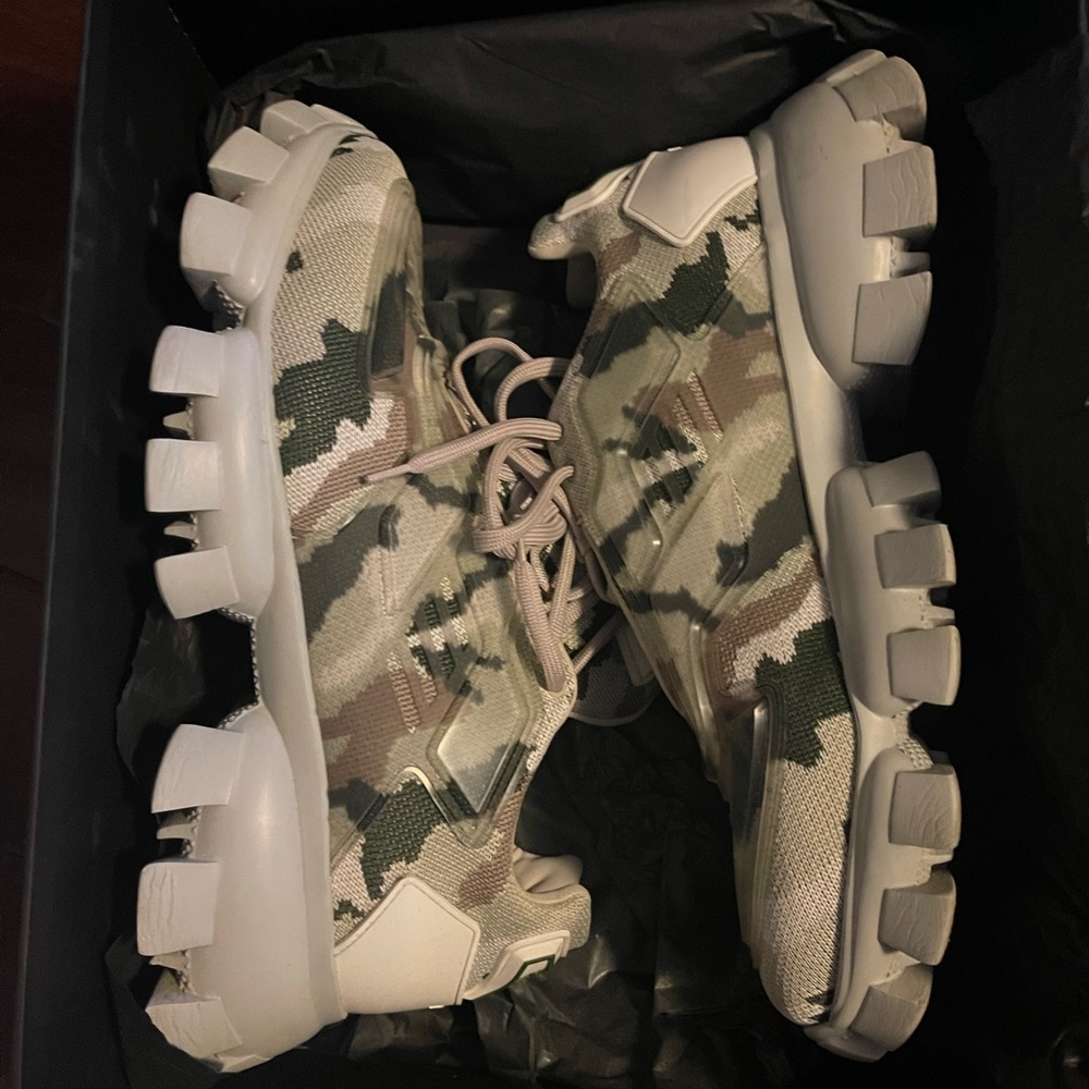 I’m selling my slightly worn Prada cloudburst sneaker. It’s a UK10 - Picture 6 of 7
